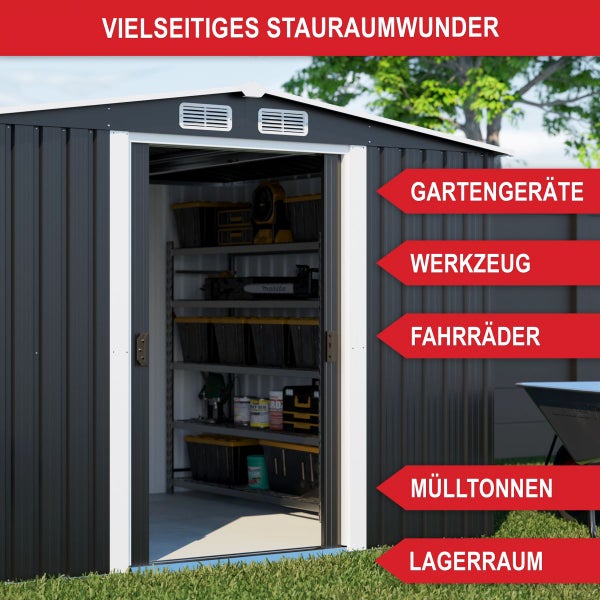 Metall-Gerätehaus mit Satteldach und Schiebetür, ausgestattet mit Regalsystem für Gartengeräte, Werkzeug, Fahrräder und Mülltonnen.