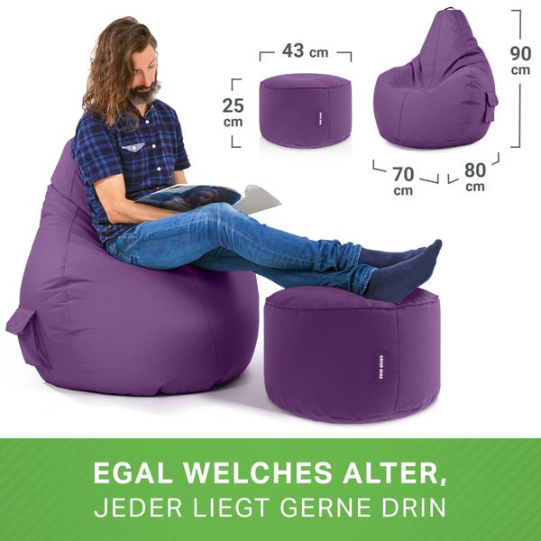 Mehrere Fliesenverlegekeile auf einem Untergrund