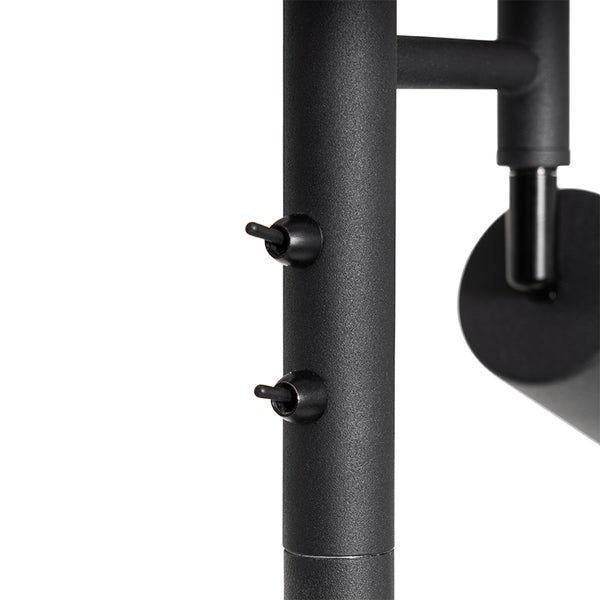 Detailansicht einer Stehleuchte mit zwei Schaltern