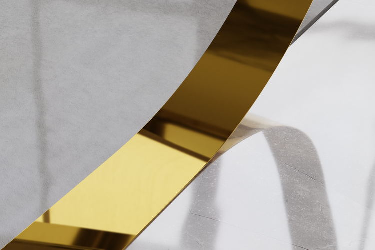 Detailaufnahme eines goldenen Zierprofils auf einer Wand