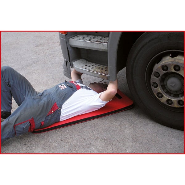 Knieschutzkissen aus Schaumstoff mit Griffmulden