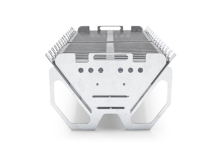 The Favilla Vedem Zerlegbarer Tragbarer Grill – Mobiler Campinggrill aus verzinktem Stahl – Outdoor-Grill mit Spießhalter & Tragetasche – Kompakt, leicht & robust