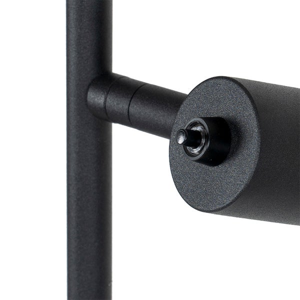 Detailansicht einer schwarzen Lampe mit Schalter