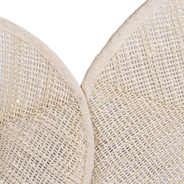 Detailaufnahme eines gewebten Stoffes mit Randverstärkung