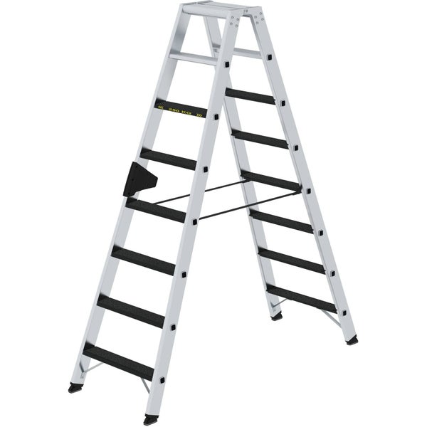 Aluminium Klapptritt mit rutschfesten Stufen und einer Belastbarkeit von 250 Kilogramm.
