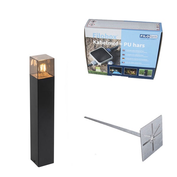 Schwarze quadratische Wegeleuchte mit Leuchtmittel, Erdspieß und Filobox Kabelverbindungsset.