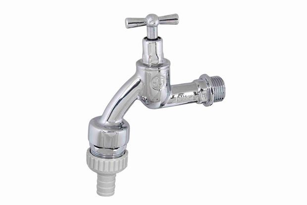 Verchromtes Auslaufventil mit Knebeloberteil und Schlauchverschraubung.