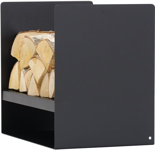 Brennholzregal aus Metall mit Holzscheiten