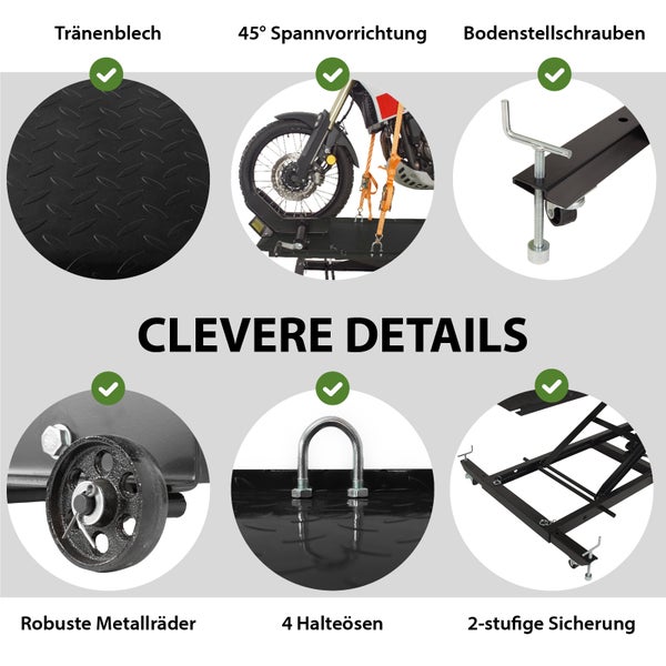 Detailansicht einer Motorradhebebühne mit Riffelblech, 45 Grad Spannvorrichtung, Bodenstellschrauben, robusten Metallrädern, vier Halteösen und zweistufiger Sicherung
