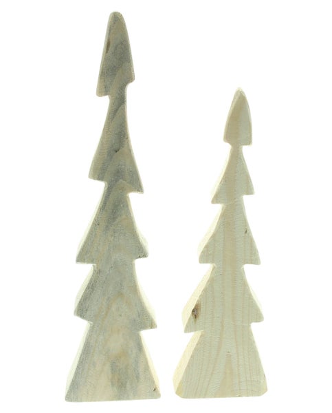 Zwei Holzfiguren in Form von Weihnachtsbäumen