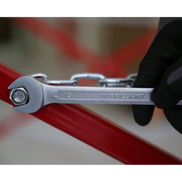 Brilliant Maulschlüssel Größe 15 im Einsatz