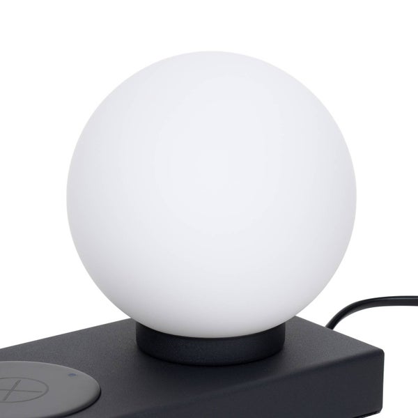 Tischleuchte mit runder Lampe