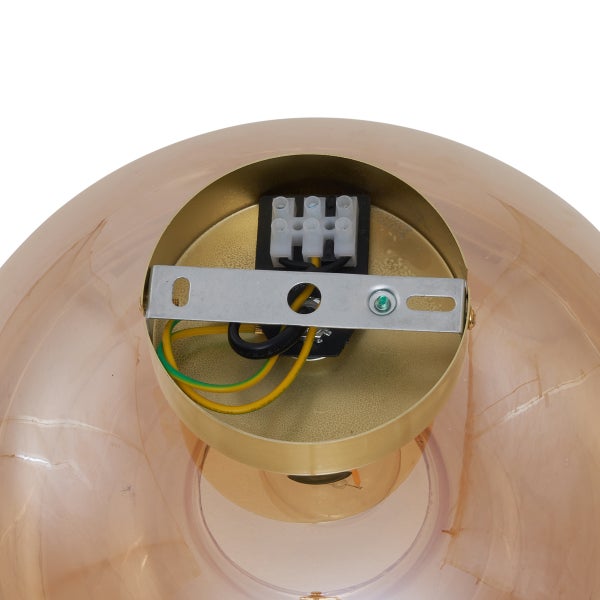 Detailansicht einer Deckenleuchte mit Befestigungselementen