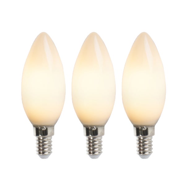 Drei LED-Kerzenlampen mit E14-Sockel und mattem Glas.