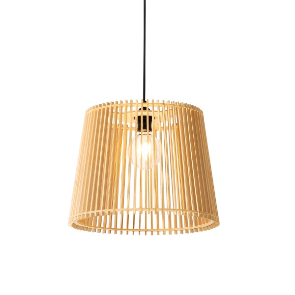 Moderne Pendelleuchte aus Holz mit Lamellenstruktur und sichtbarem Leuchtmittel