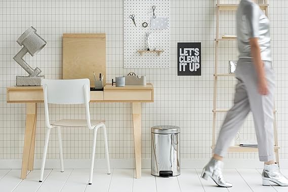 Brabantia Klassischer Tretmülleimer Mit Soft Verschluss 12 Liter HxBxT 41,1 x 25,1 x 33,8 cm Metall Edelstahl
