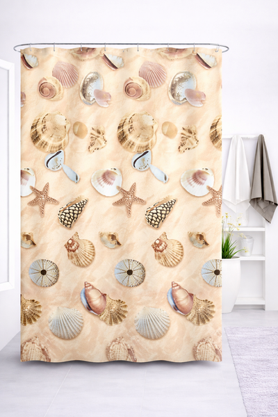 Duschvorhang mit Muschelmuster im Badezimmer