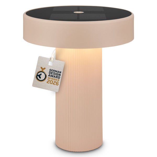 Moderne Solar-Tischleuchte für außen mit geriffeltem Sockel, integriertem Solarpanel und German Design Award Auszeichnung.