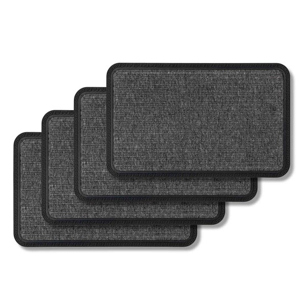 Drei graue Fußmatten mit Musterumrandung
