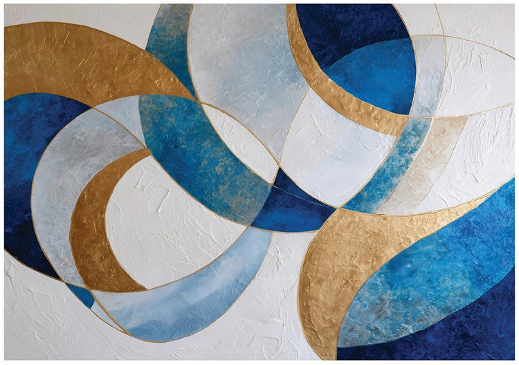 Wohnzimmer mit Pflanzenmuster Tapete, Schuhregal und Dekorationen