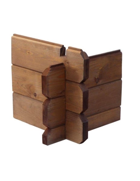 Eckverbindung fuer Blockbohlenwand aus Holz