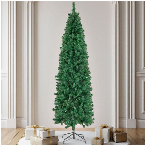 Kunstweihnachtsbaum in schmaler Form mit Metallständer und Weihnachtsgeschenken vor einer Wand mit Zierleisten