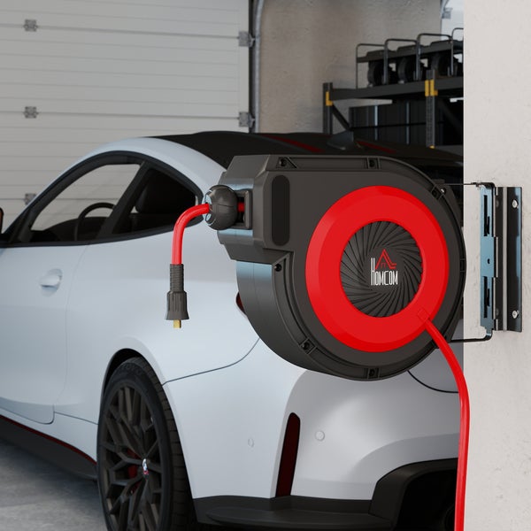 Eck-Wäschekorb aus Bambus mit Deckel und Wäschesack im Wohnzimmer