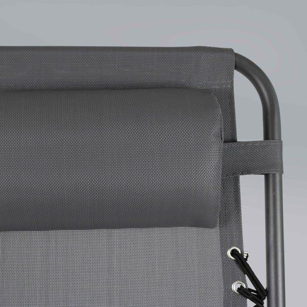 Klappbarer Garten-Relaxstuhl mit verstellbarer Rückenlehne, gepolsterter Kopfstütze und Textilbezug auf Metallrahmen.