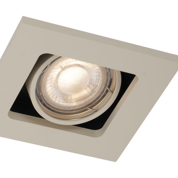 Quadratischer Einbaustrahler mit eingesetztem Leuchtmittel