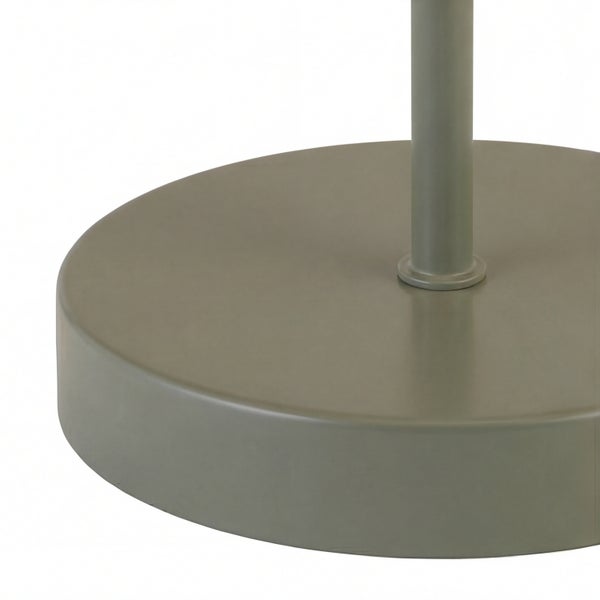 Detailaufnahme eines runden Schirmständers mit Stange