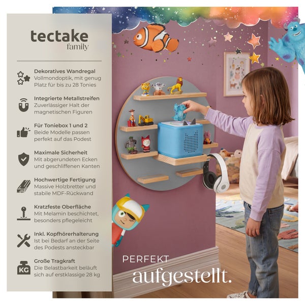 Rundes Wandregal in Vollmondoptik als Kinderzimmerregal mit integrierten Ablagen für Spielfiguren und eine Toniebox bei einem lesenden Kind.