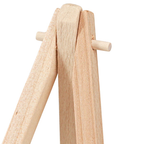 Detailansicht einer hölzernen Staffelei für Künstlerbedarf