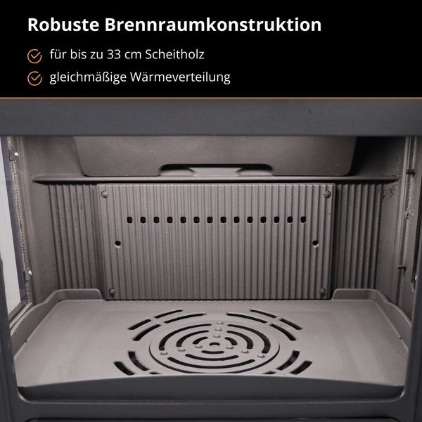 Robuste Brennraumkonstruktion eines Kaminofens für Scheitholz bis 33 Zentimeter mit gleichmäßiger Wärmeverteilung.