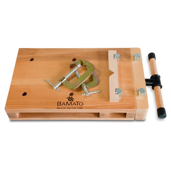 BAMATO Hobelbank mit Schraubzwingen und BAMATO Logo