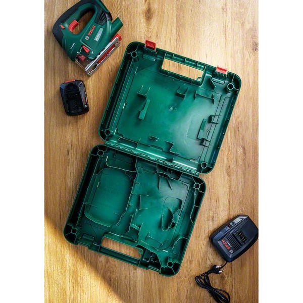 Bosch Stichsäge mit Akku, Ladegerät und geöffnetem Koffer
