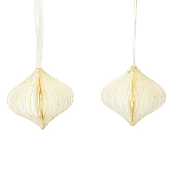 Zwei dekorative Papieranhänger mit Schleife zum Aufhängen