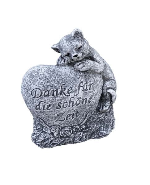 Grabschmuck in Herzform aus Kunststein mit schlafender Katze und der Inschrift Danke für die schöne Zeit als Dekoration für den Friedhof.