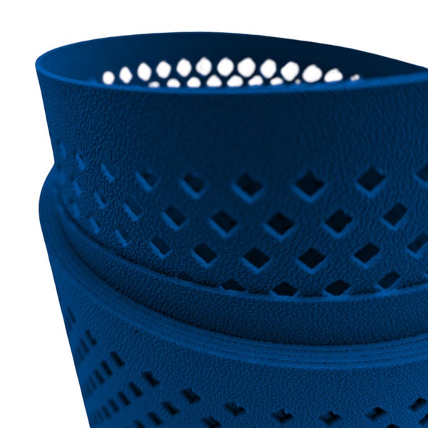 Detailansicht eines Pflanzgefäßes mit dekorativen Aussparungen