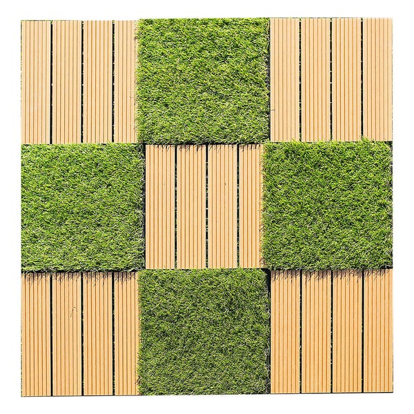 Quadratische Kunstrasenfliese mit Klicksystem für Balkon oder Terrasse.