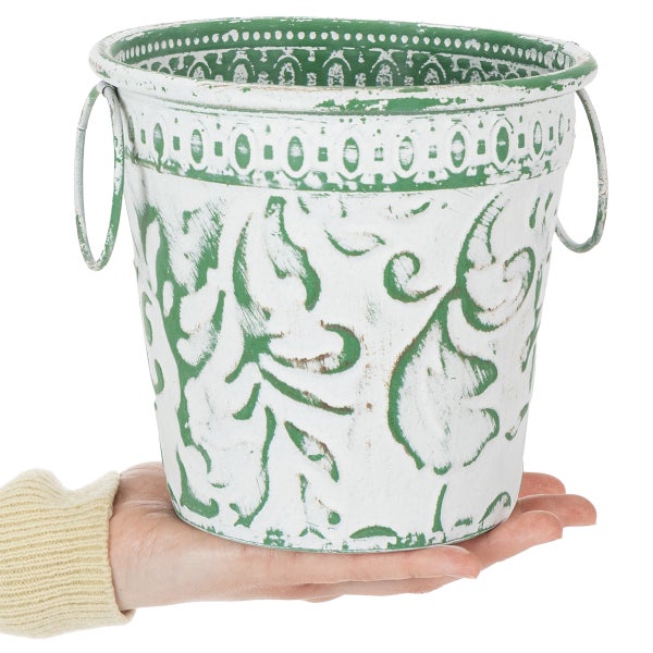 Kleiner dekorativer Metall-Blumentopf in Weiß und Grün mit Vintage-Ornamenten und Henkeln.