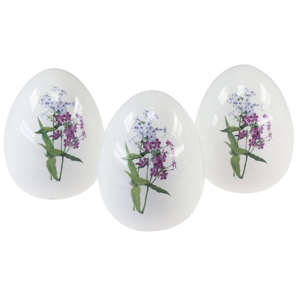 Drei dekorative Ostereier mit Blumenmuster