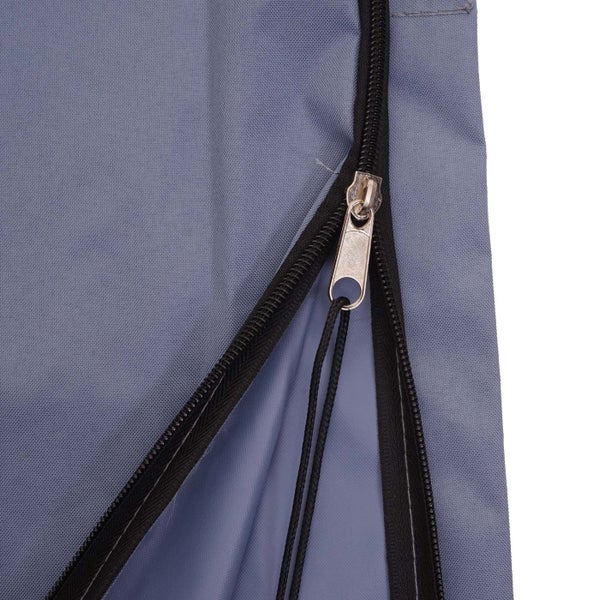 Detailaufnahme eines Reißverschlusses an einer Textilabdeckung