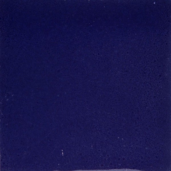 Quadratische, keramische Fliese