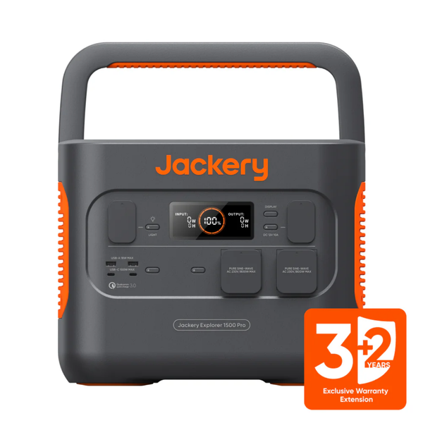 Tragbare Powerstation Jackery Explorer 1500 Pro mit Display, Anschlüssen und Jackery Logo. Exklusive Garantieverlängerung auf fünf Jahre.