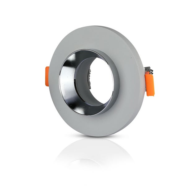 Runder Einbaustrahler Rahmen in Grau mit verchromtem Innenring und orangefarbenen Montageklammern.