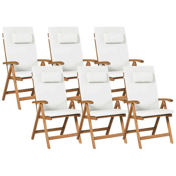 Sechser-Set klappbare Gartenstühle aus Holz mit weißen Auflagen und Kopfpolstern.