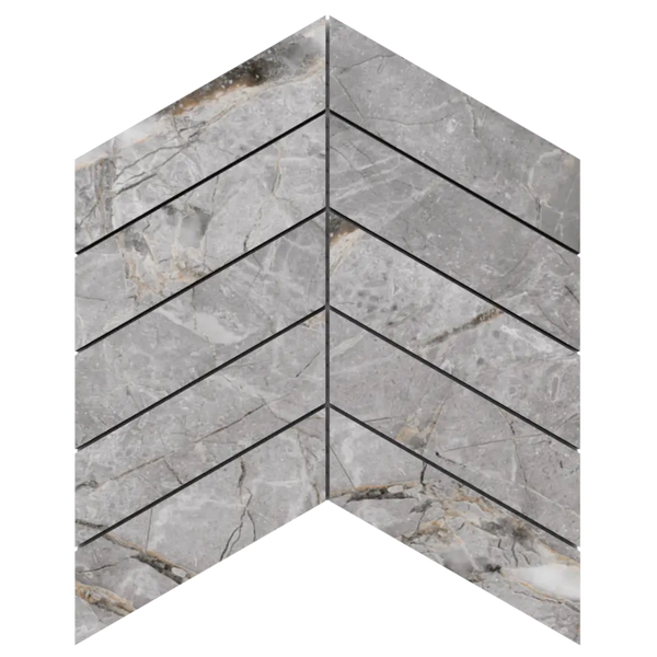 Mosaikfliese im Chevron-Muster mit grauer Marmor-Optik und natürlicher Maserung.