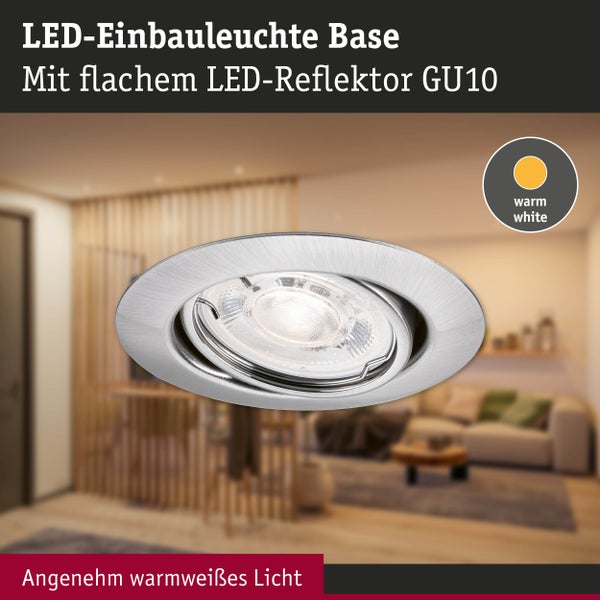 Runde LED-Einbauleuchte Base in Silber mit flachem GU10 Reflektor und warmweißem Licht.