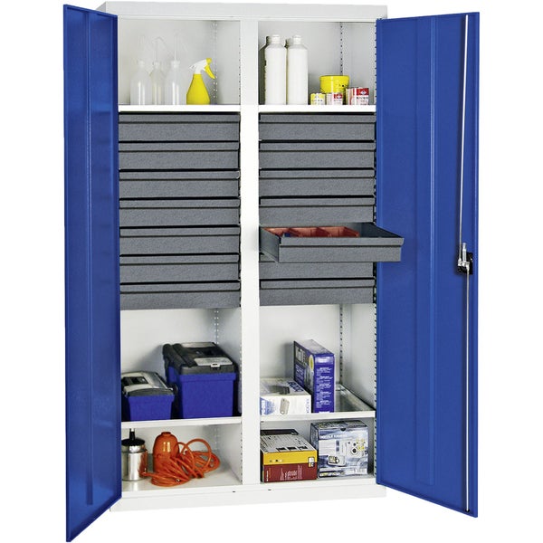 Aluminium-Transportkiste mit Klappverschlüssen und Tragegriffen, strukturierte Oberfläche.