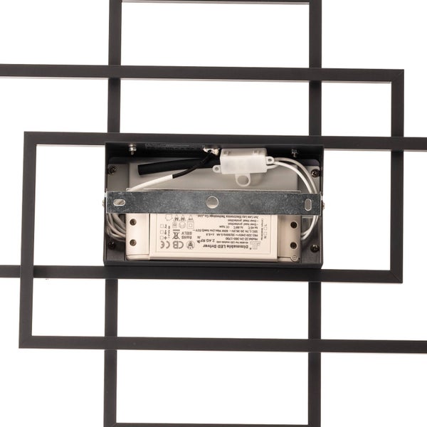 Rückansicht einer Deckenleuchte mit schwarzem, quadratischem Rahmen und innenliegendem dimmbarem LED-Treiber sowie Verkabelung.